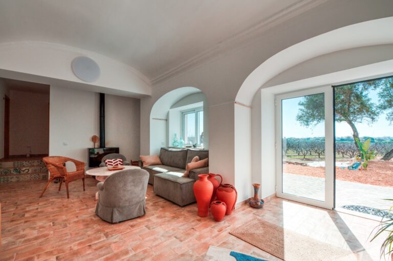 Coliving Vs Renting - Pros, Cons, and Difference - Detailed Guide - POMAR Coliving