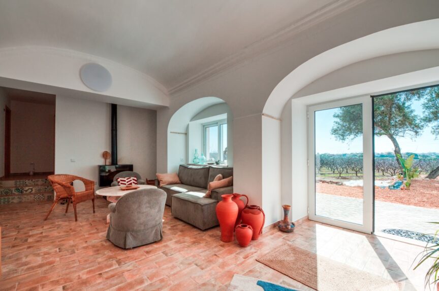 Coliving Vs Renting - Pros, Cons, and Difference - Detailed Guide - POMAR Coliving