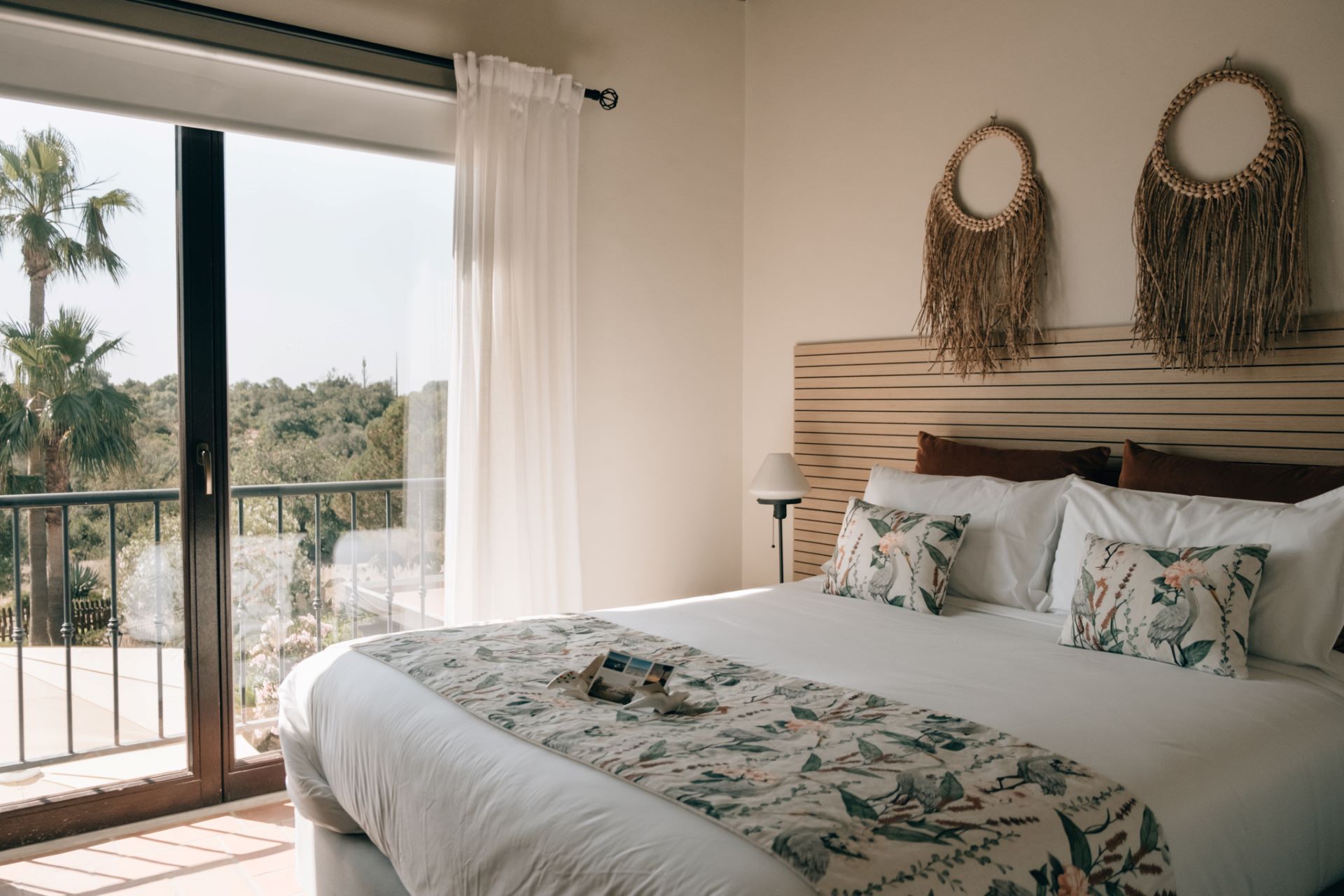 upstairs suite – POMAR na praia